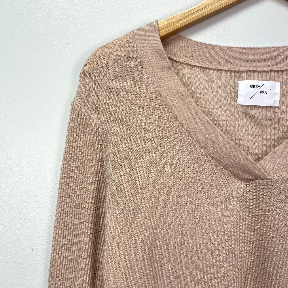 GREY/VEN The Haldane Long Sleeve V-Neck Sweater in Sesame XS - Picture 3 of 8